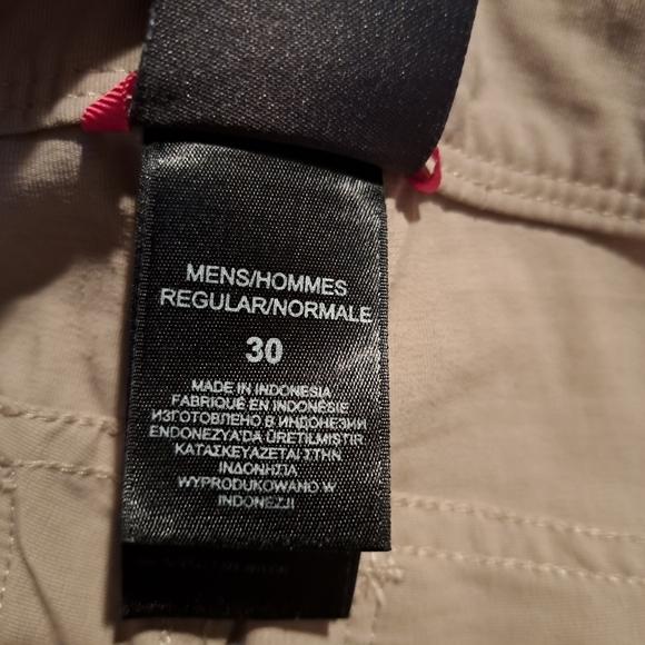 North Face men's size 30 shorts tan color - Picture 4 of 5